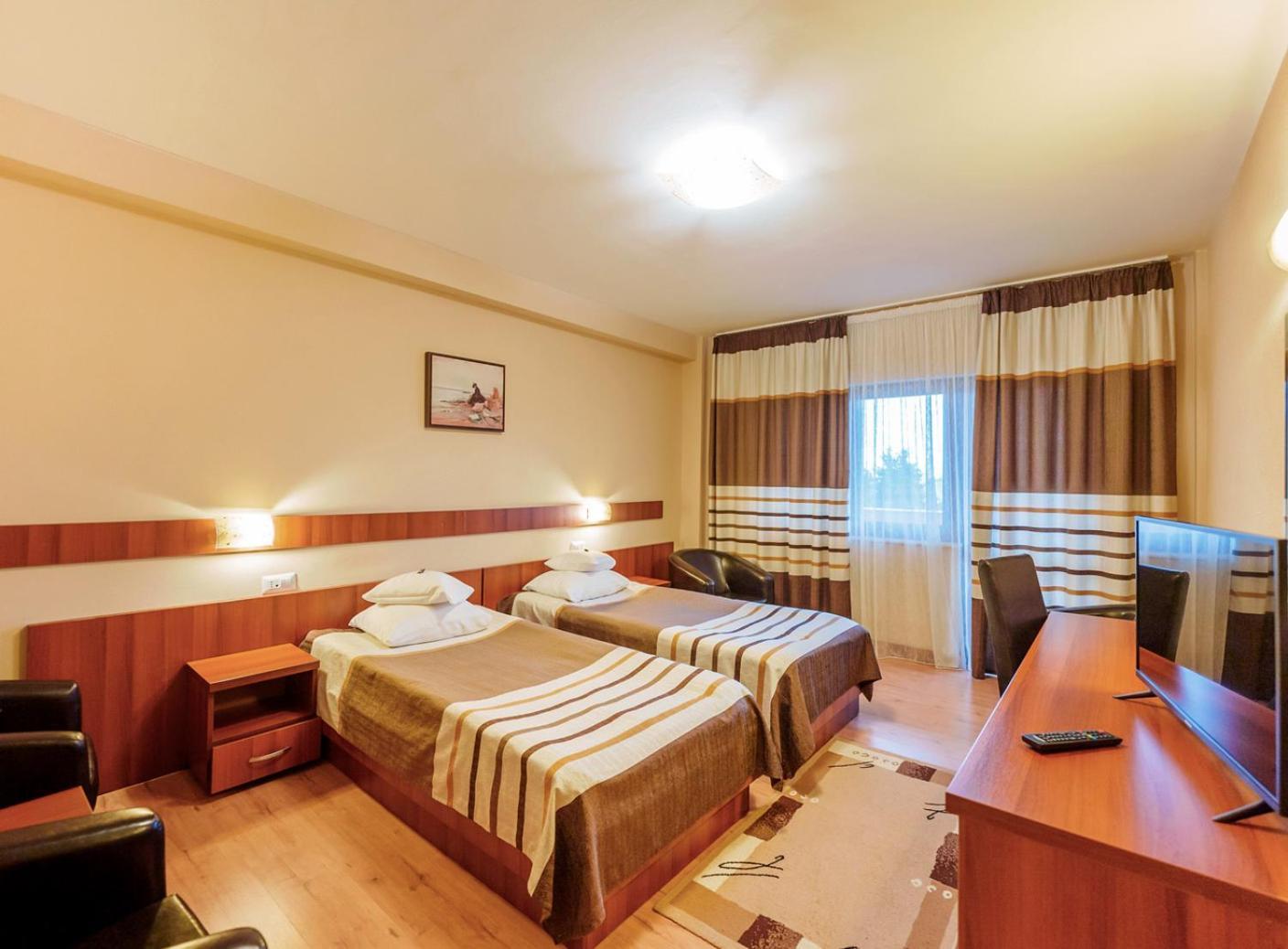Hotel Crisana Арад Экстерьер фото