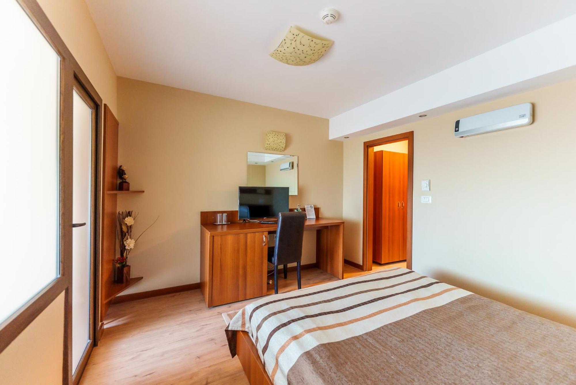 Hotel Crisana Арад Экстерьер фото